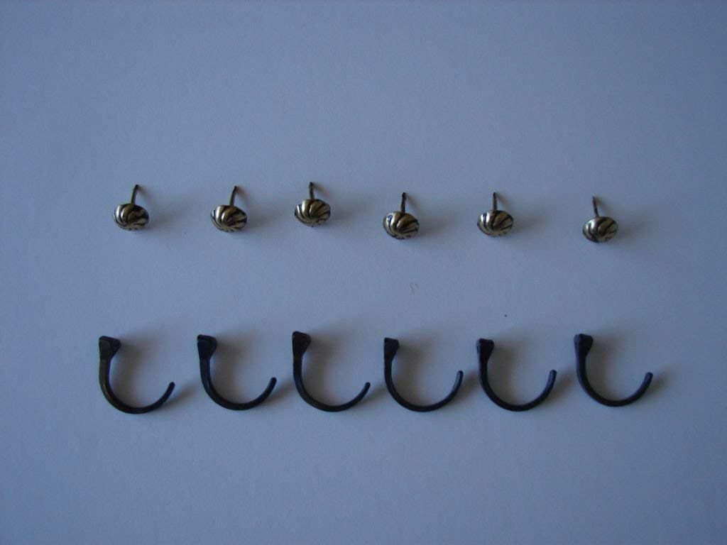 Decorative Horseshoe Nail Storage Hooks