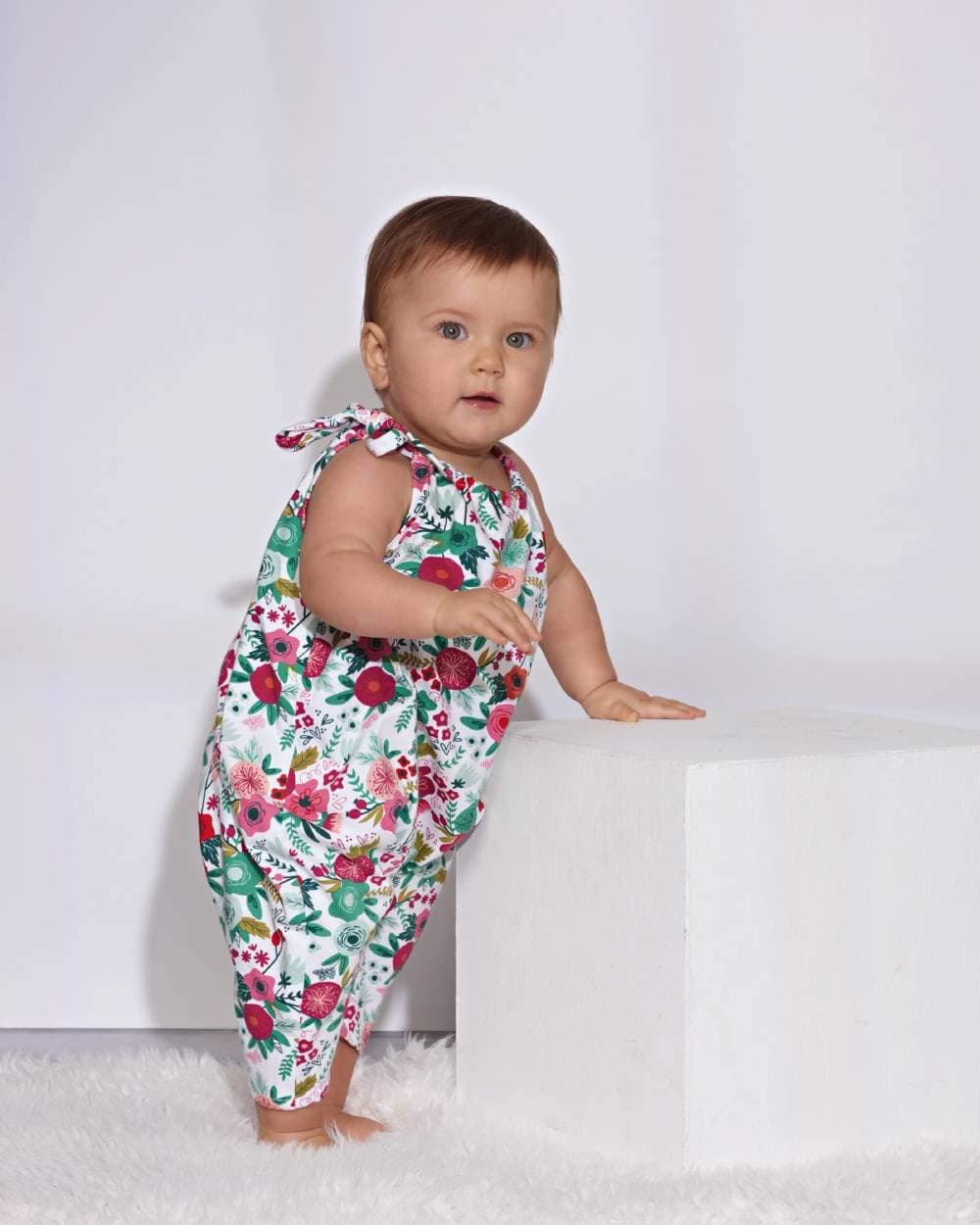 SIMPLICITY Sewing Pattern S8894 Babies' Knit Romper, Paper, White, Various