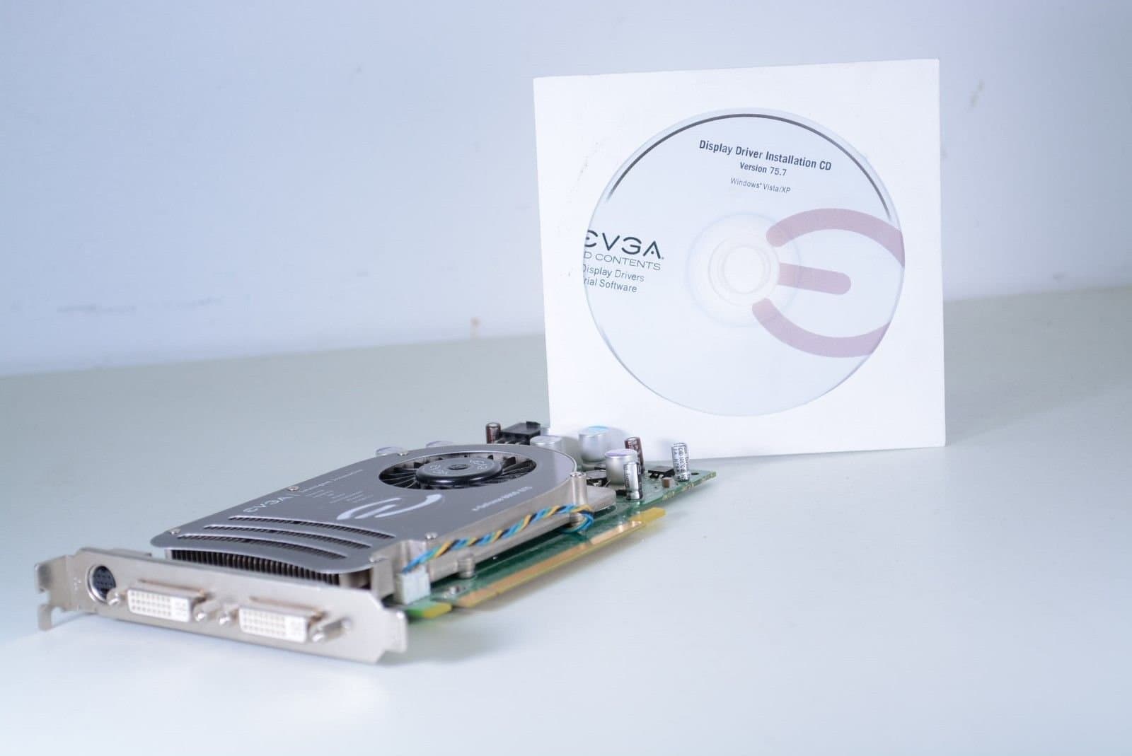 SILURO FX5600DT 256 - ABIT SILURO FX5600DT 256 Inno3D GeForce FX5600XT (64 bit) 128MB & FX5600 128 MB - by Recska