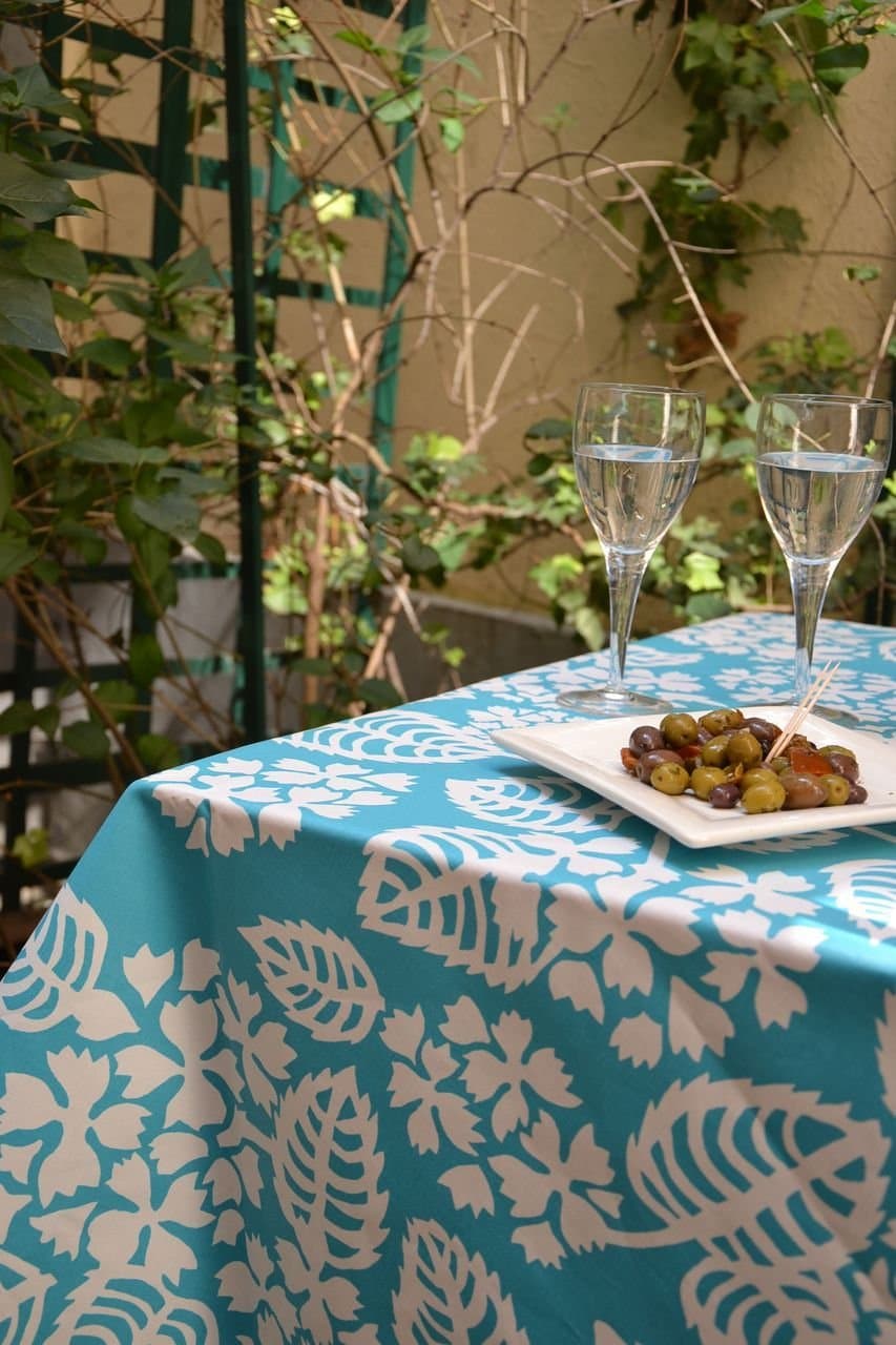 Fleur de soleil Hydrangea tablecloth turquoise coated cotton 160x240