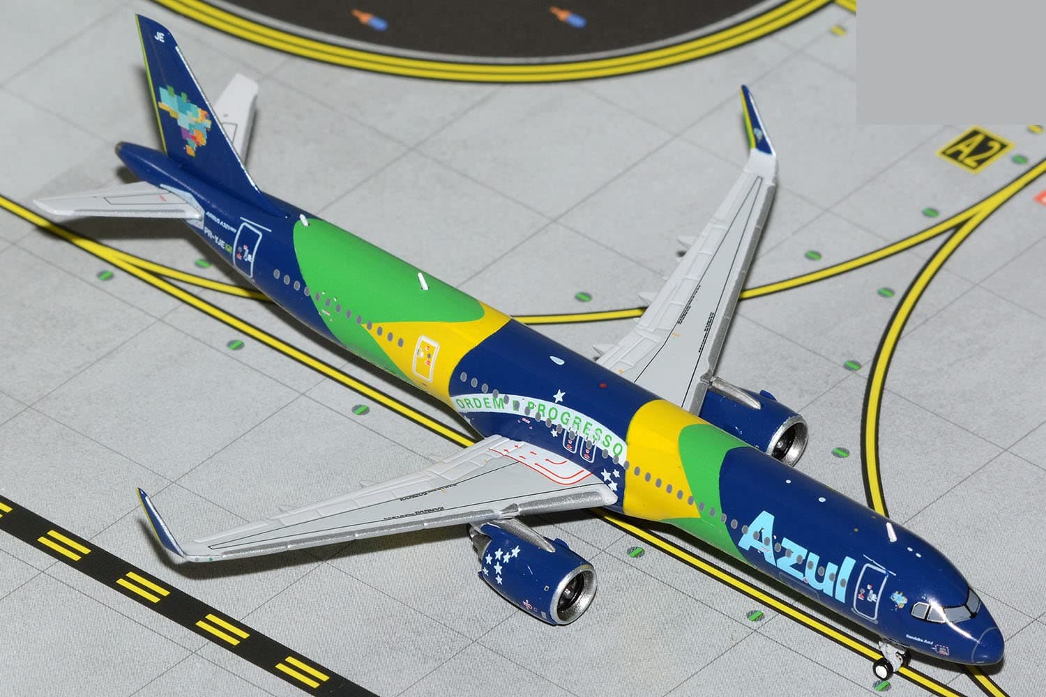 GJAZU2073 Azul Linhas Aereas Airbus A321neo PR-YJE; Scale 1:400