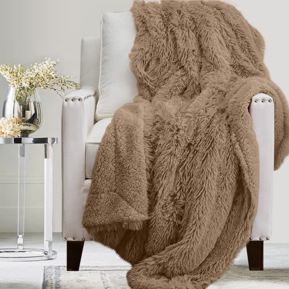 The Connecticut Home Co Throw Blanket Soft Fluffy Room Decor, Cozy Warm Throws for Bed, Couch, Gifts for Women, Bedroom Cute Aesthetic Blankets Shag and Sherpa, 65x50, Beige
