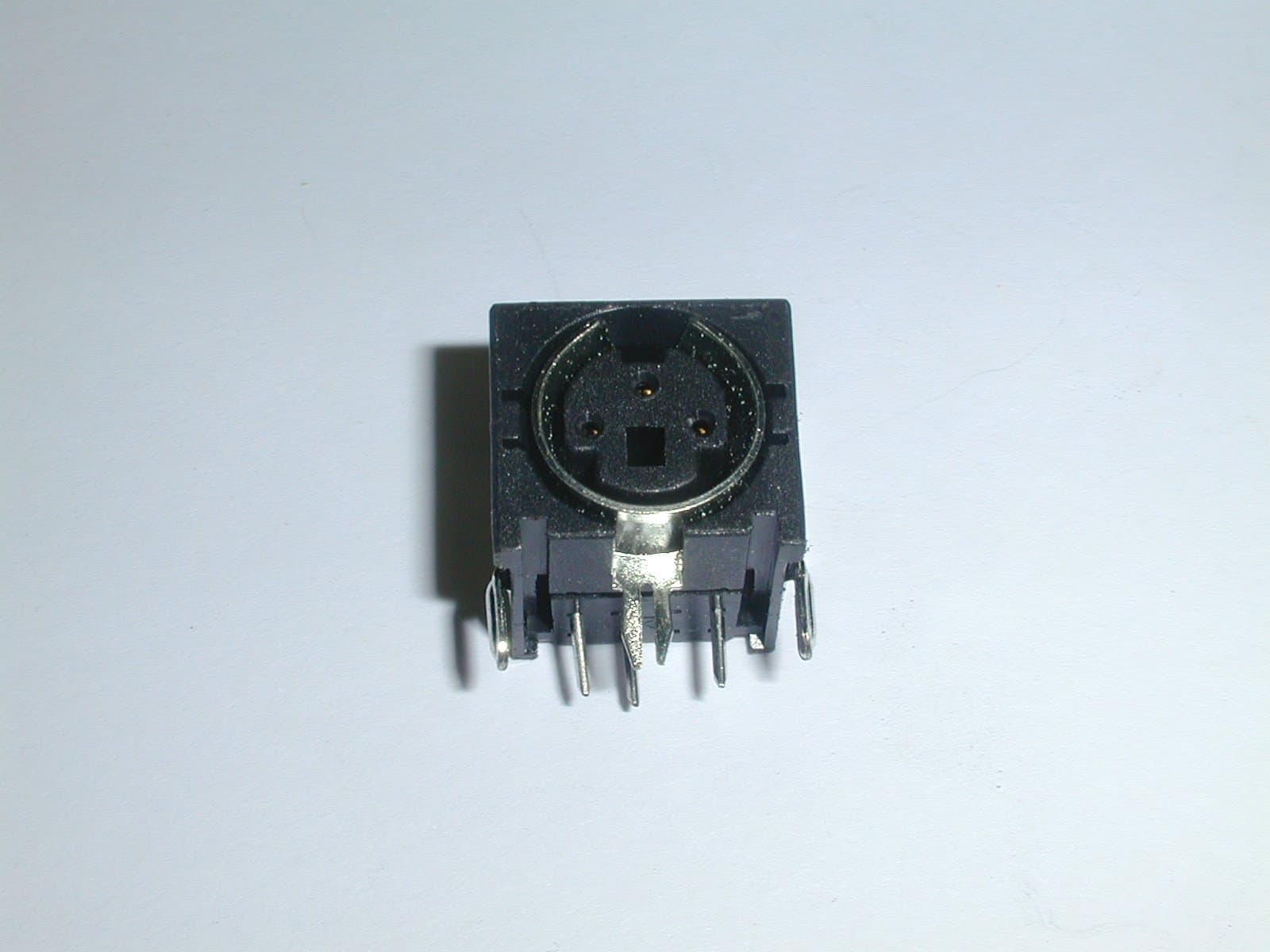 DIN CONNECTORS RIGHT ANGLE PC BOARD SHIELDED MINI 3 PIN FEMALE ( 4 PIECES)