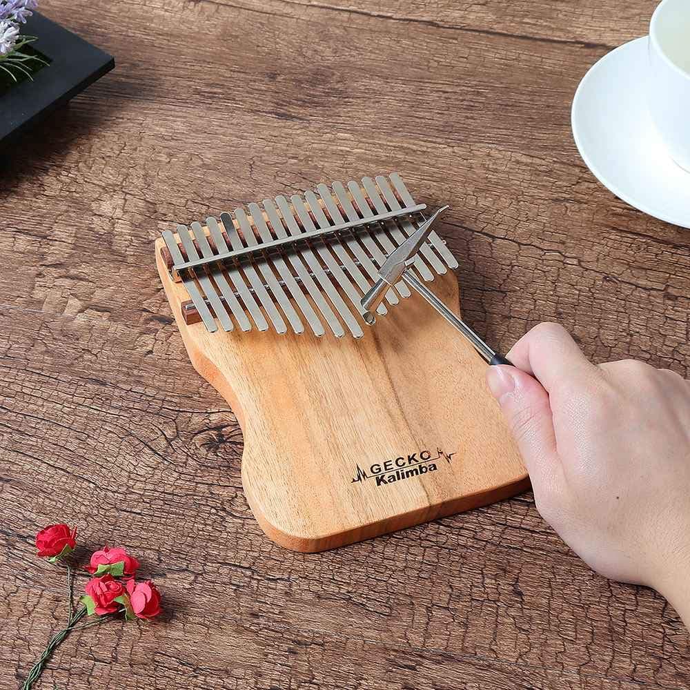 K17CAP Full Veneer Gecko Kalimba， 17 Keys Camphorwood Finger Piyano Supply Tuning Hammer ，Thumb Piano Keyboard Instruments