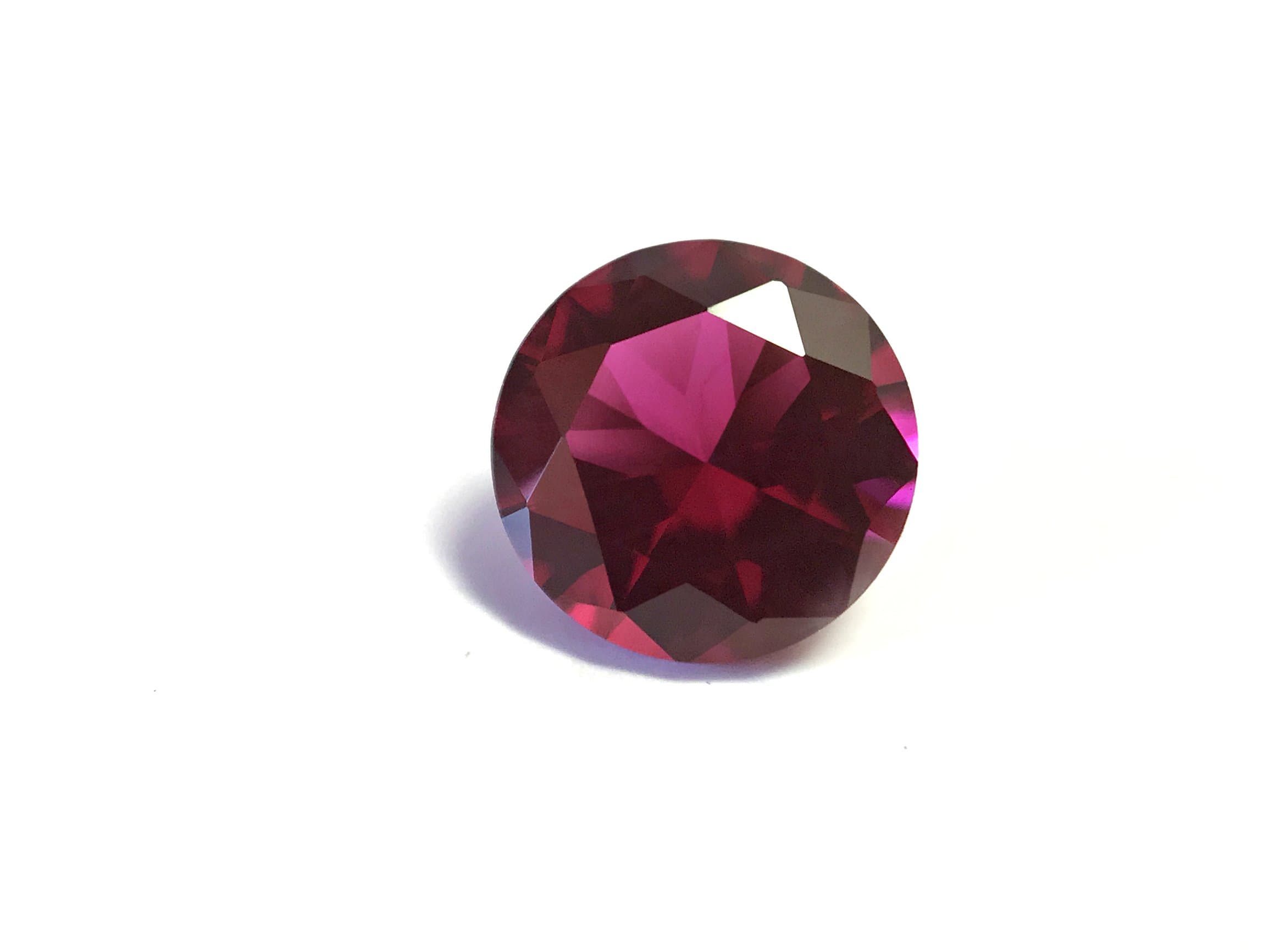 Ruby Dark #185/1. Round 6mm. 0,9 ct. SIAMITE. Created Gemstone. US@GEMS