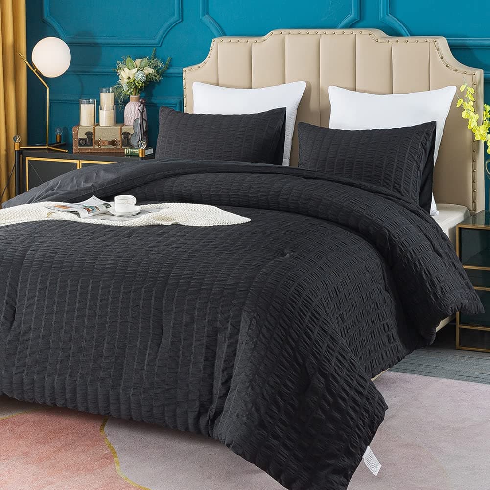 AveLom Seersucker King Comforter Set (104x90 inches), 3 Pieces - 100% Soft Washed Microfiber Lightweight Comforter with 2 Pillowcases, All Season Down Alternative Comforter Set for Bedding, Black