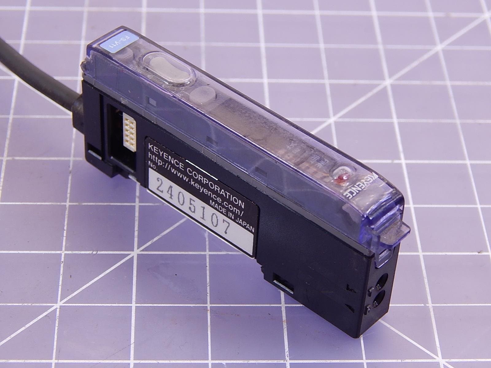 3 KEYENCE FS-V11 FIBER OPTIC PHOTO SENSOR AMPLIFIER T11612