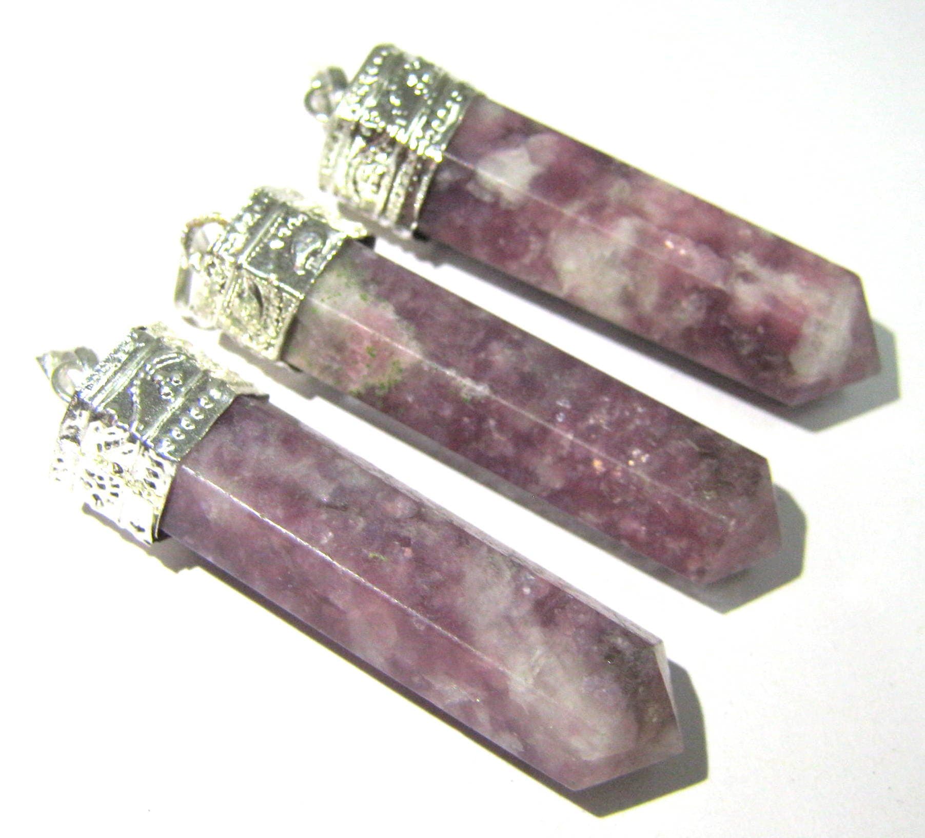 CRYSTALMIRACLEBEAUTIFUL SET OF THREE LEPIDOLITE GEMSTONE POINTER PENDANTS CRYSTAL HEALING MEN WOMEN GIFT FASHION JEWELRY POSITIVE ENERGY ACCESSORY