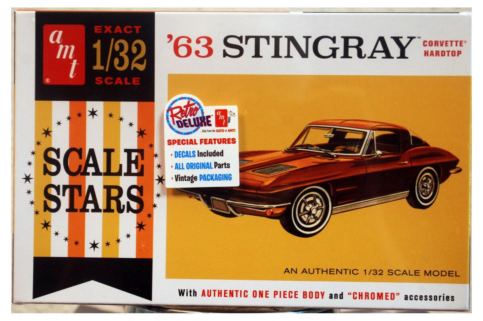 AMT 1963 Chevy Stingray Corvette 1:32 Scale Model Kit