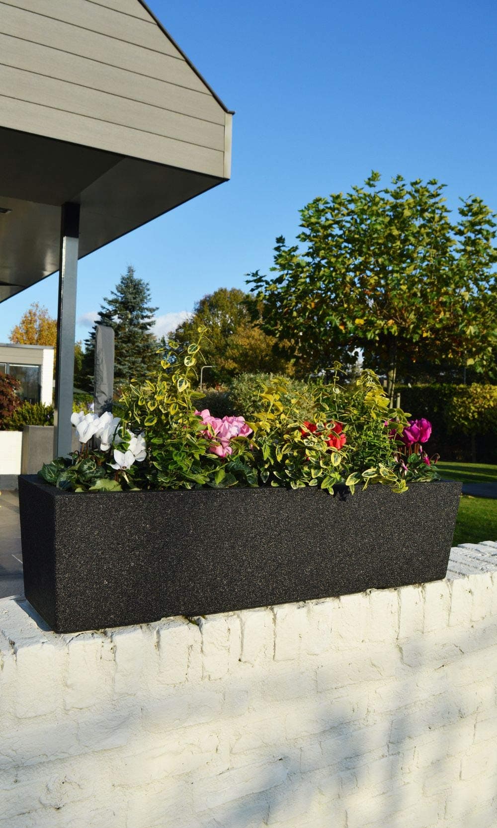 iQbana Luzern Black Rectangular Garden Planter
