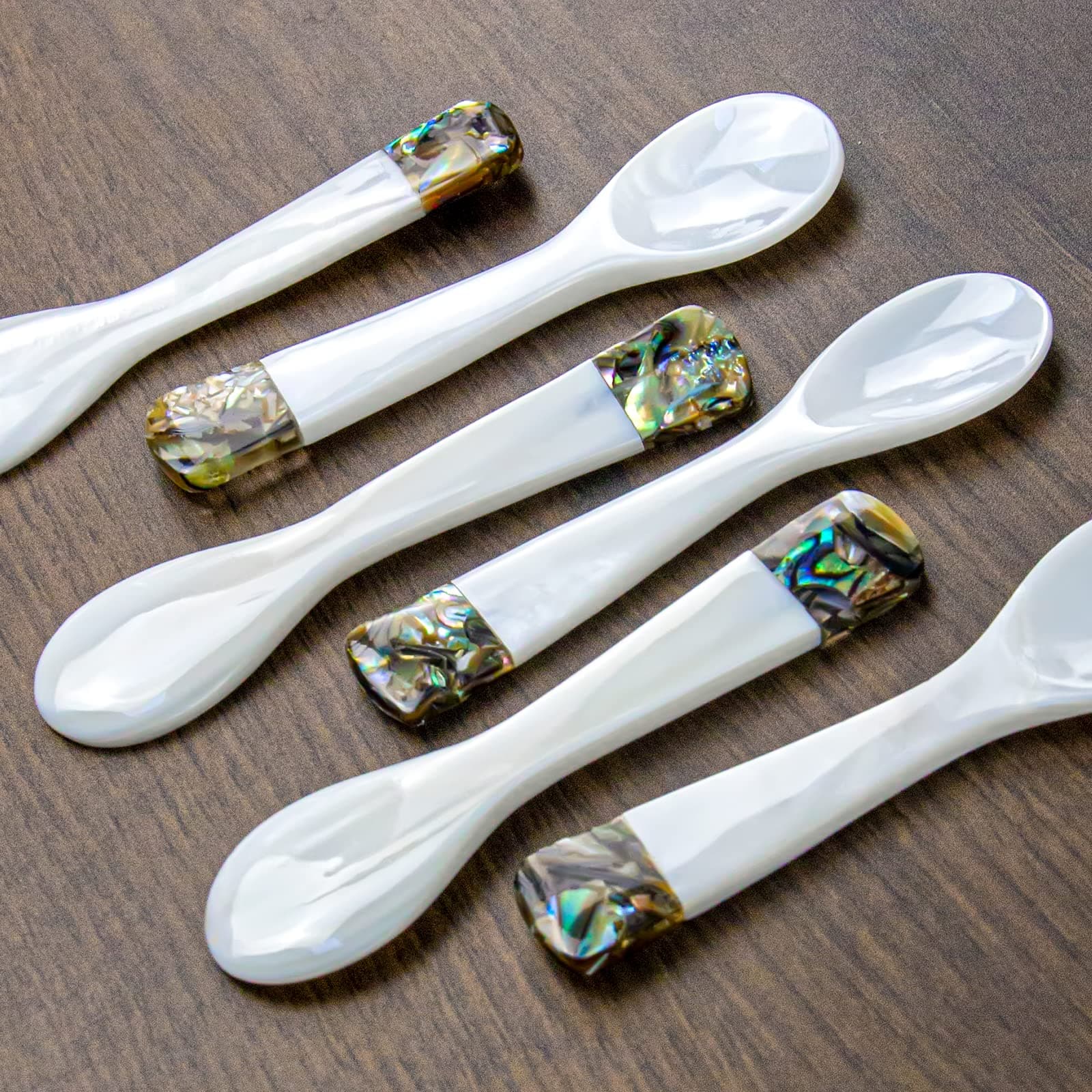 – DUEBEL Set of 6 Mother of Pearl MOP Caviar Spoons with Green Abalone Decoration for Caviar, Egg, Icecream, Coffee Serving (White, 9x2.4cm)