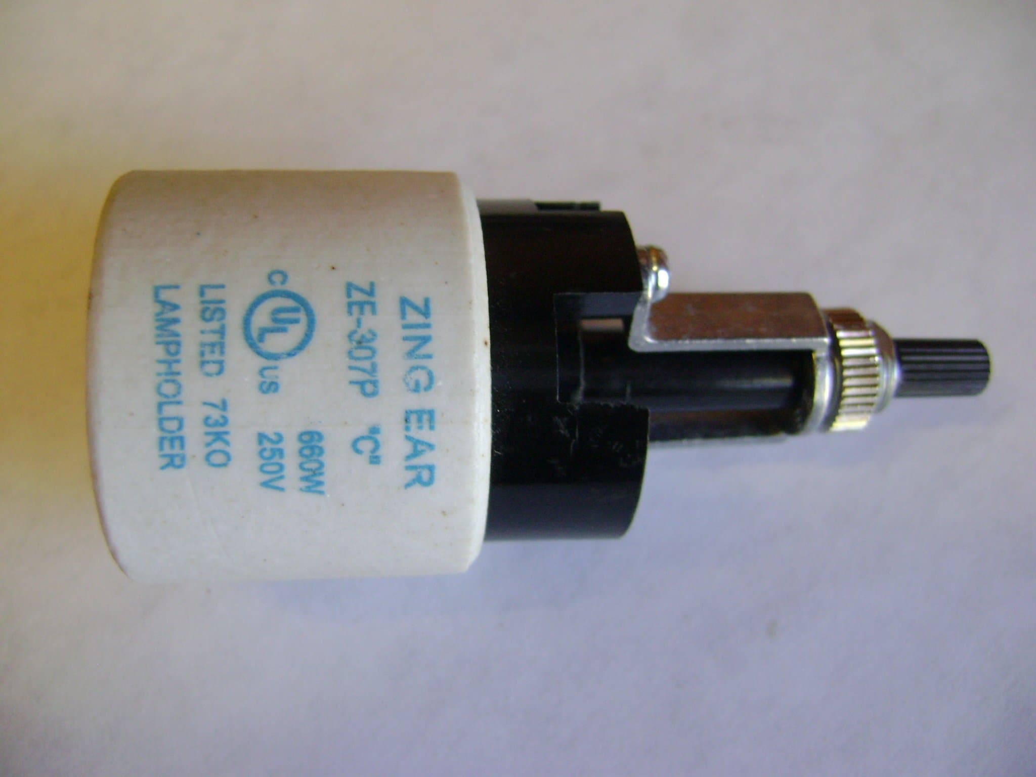 Zing Ear ZE-307P 660W 250V Ceramic Socket Rotary Knob Switch Lamp Holder Replaces E136278 Yah Fei YF605 DR47