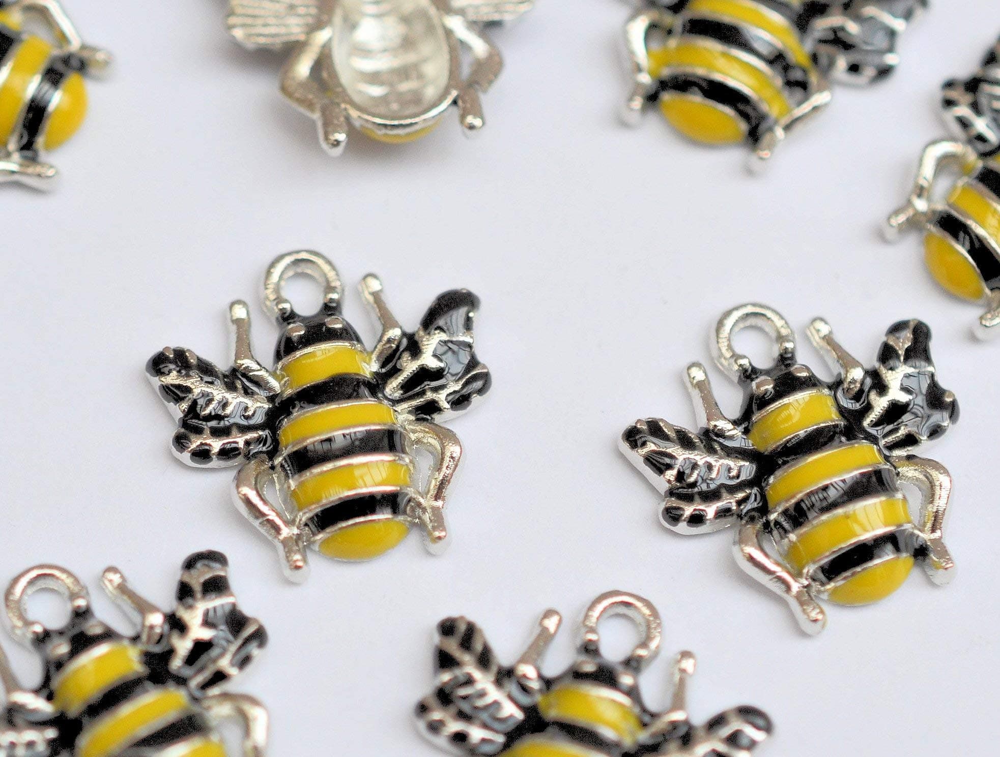 5 Bee Enamel Charms/Pendant 18mm x 17mm. CH019 by Enchanted Jewels