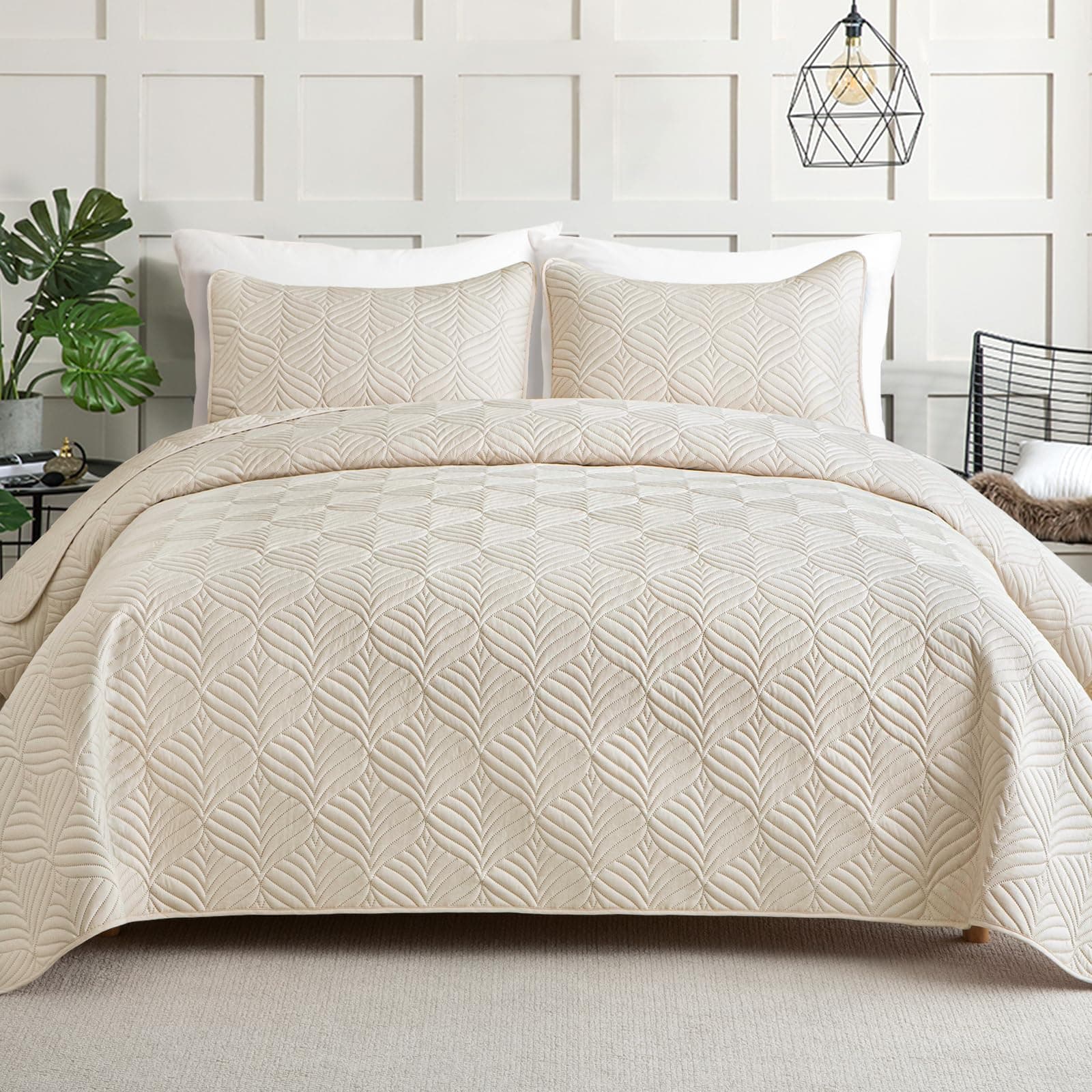 Whale Flotilla Extra Soft King Quilt Bedding Set, Lightweight Brich Beige Bedspreads Quilt King Size with Modern Pattern, Reversible 3-Piece Coverlet with 2 Pillow Shames for All Seasons