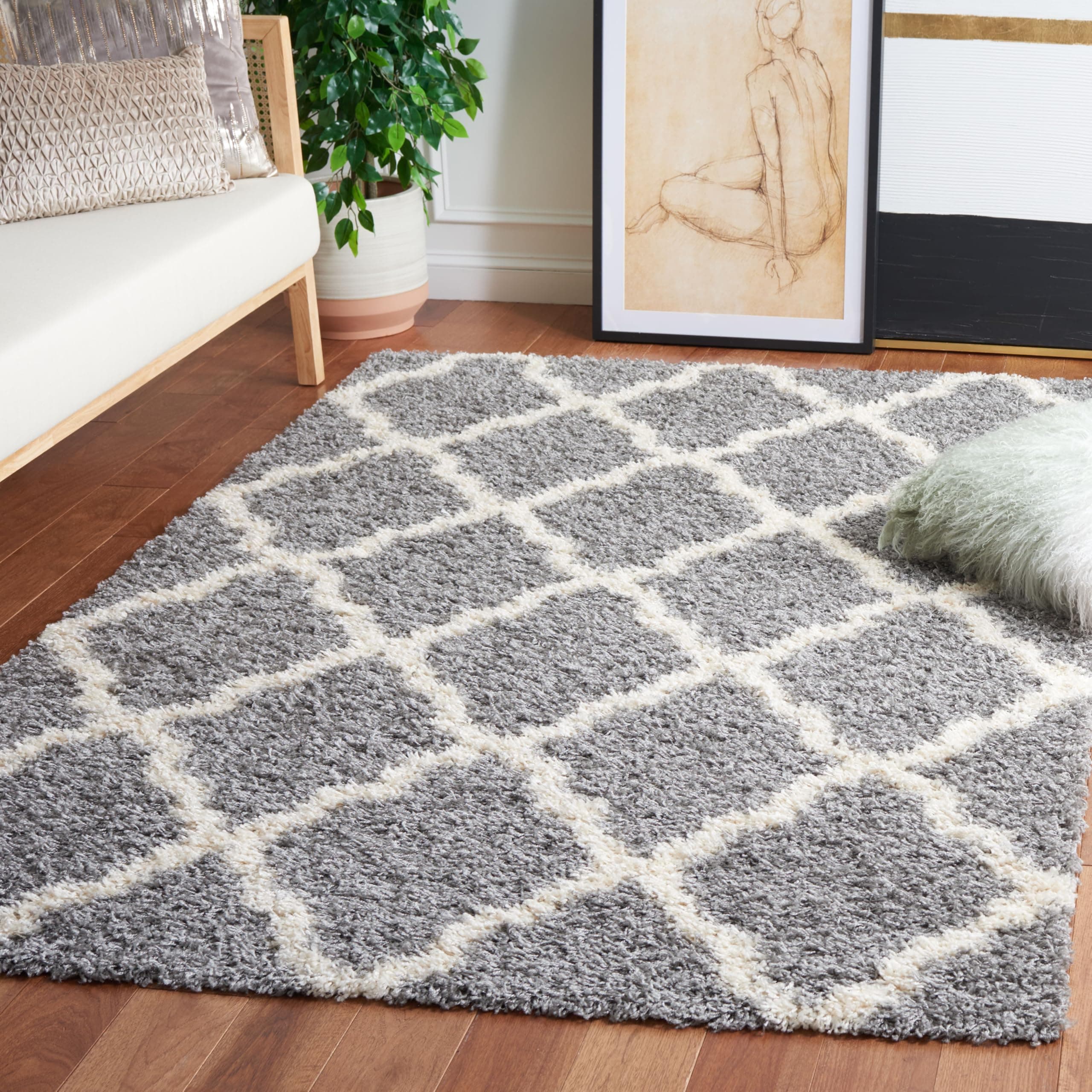 SAFAVIEH Dallas Shag Collection Accent Rug - 4' x 6', Grey & Ivory, Trellis Design, Non-Shedding & Easy Care, 1.5-inch Thick Ideal for High Traffic Areas in Entryway, Living Room, Bedroom (SGD257G)
