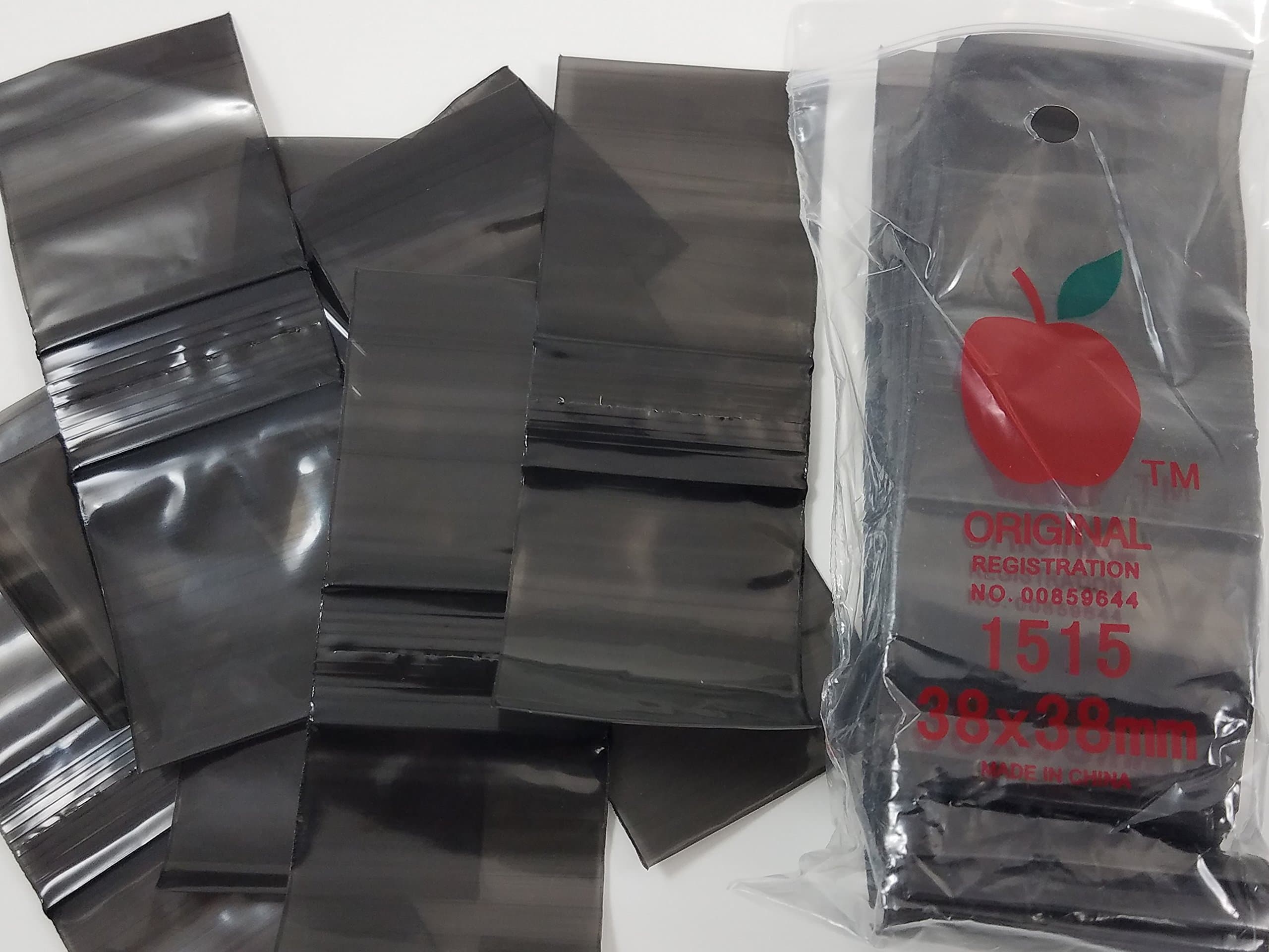 1515 1.5" x 1.5" Black 2 mil Apple Bag Mini Ziplock Reclosable Baggies (100ct Black)