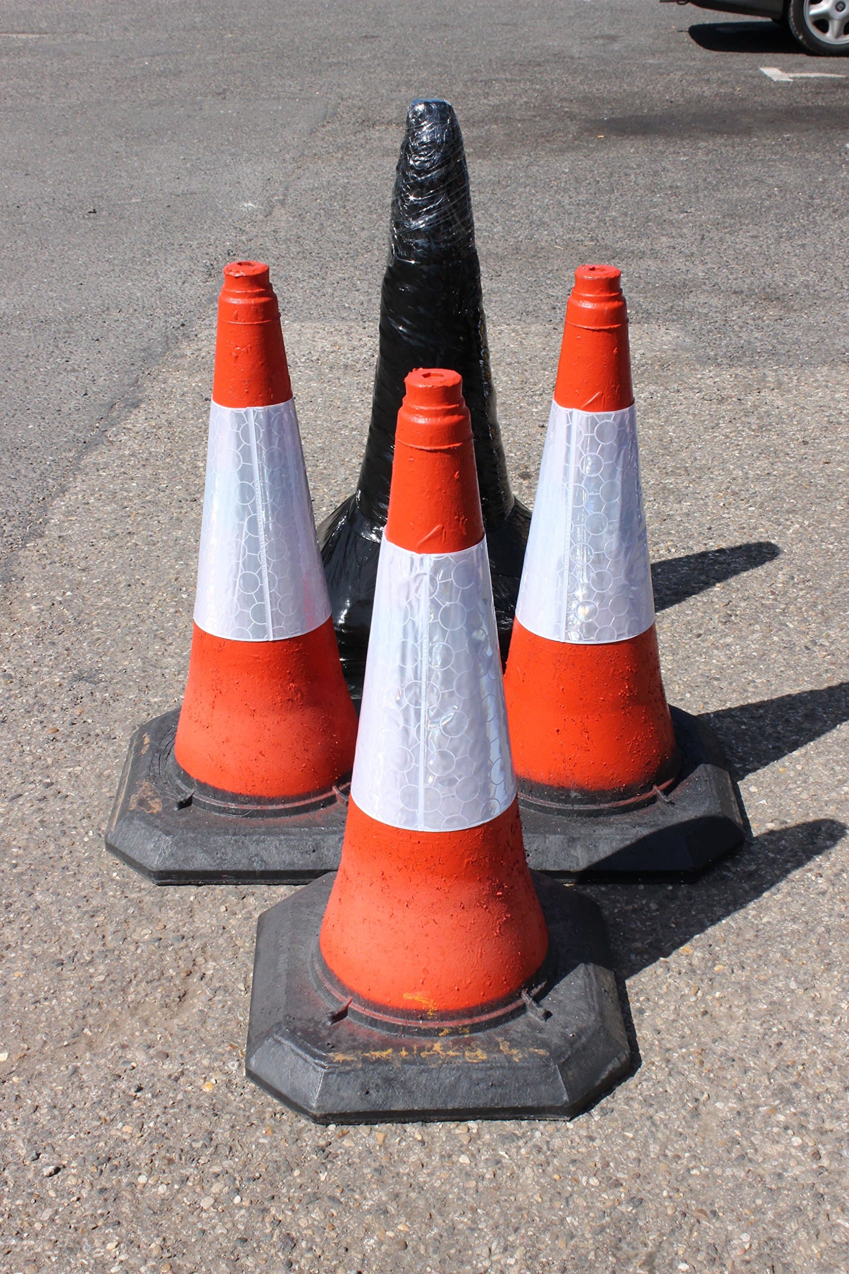 75cm / 30" Traffic Cone Pack of 3