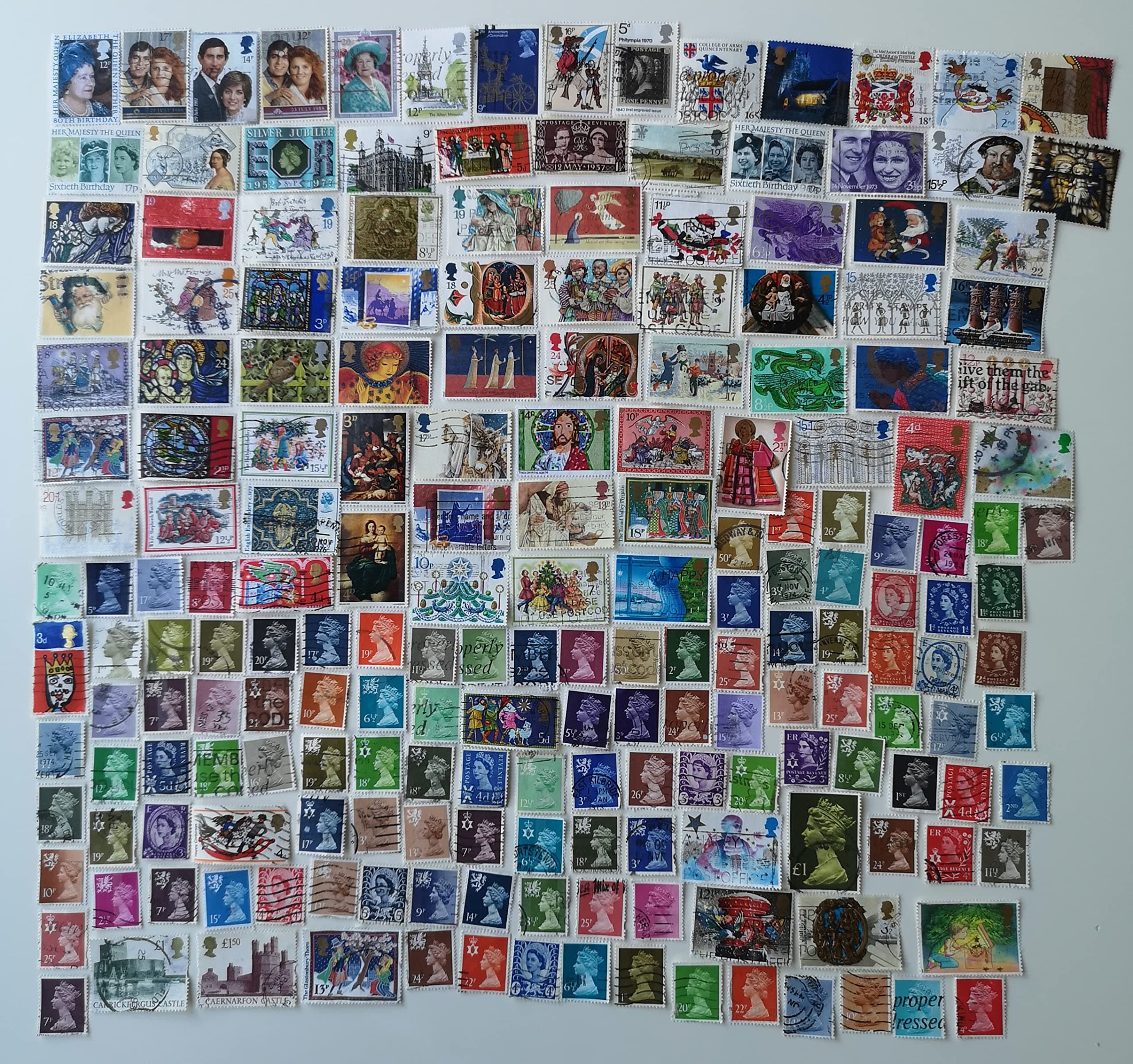 200 Different Great Britain Postage Stamps Collection (Stamps for Collectors)
