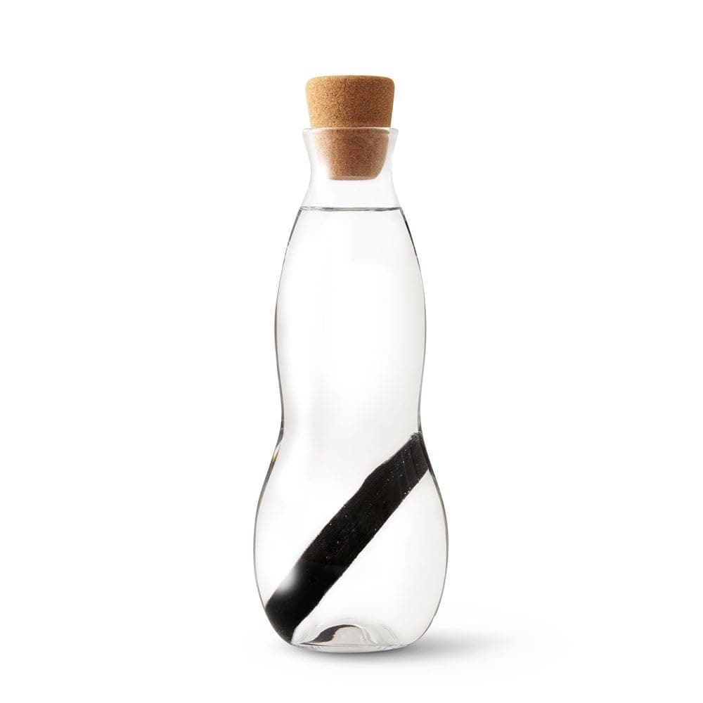 BLACK+BLUM - Eau Carafe With Charcoal Water Filtration Stick - Glass Water Filter Jug - Borosilicate Glass Pitcher with Natural Cork and Silicone Cover - 1L