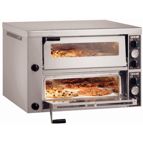 Lincat Pizza Oven. Holds up to eight 12" pizzas