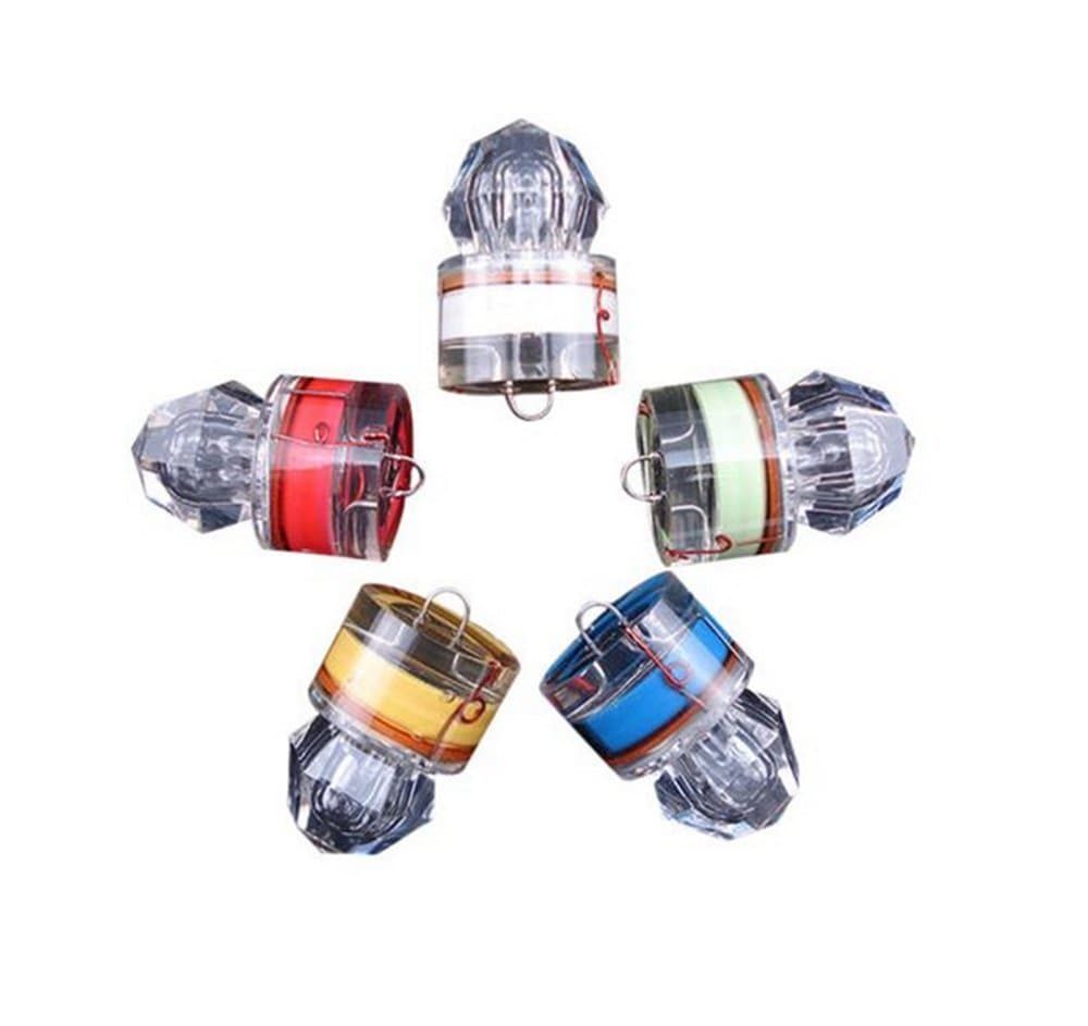 Mini Bright LED Deep Drop Underwater Diamond Fishing Flashing Light Bait Lure Squid Durable Practical Tool 4 * 2.5cm