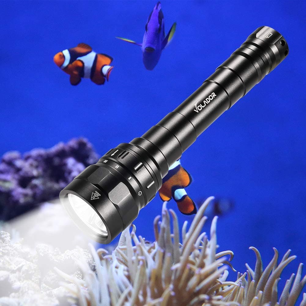 VOLADOR Diving Flashlight, 3100 Lumen Diving Torch Rechargeable, Scuba Dive Light 100 Meters Submersible Lights with 2x 18650 Battery and Charger