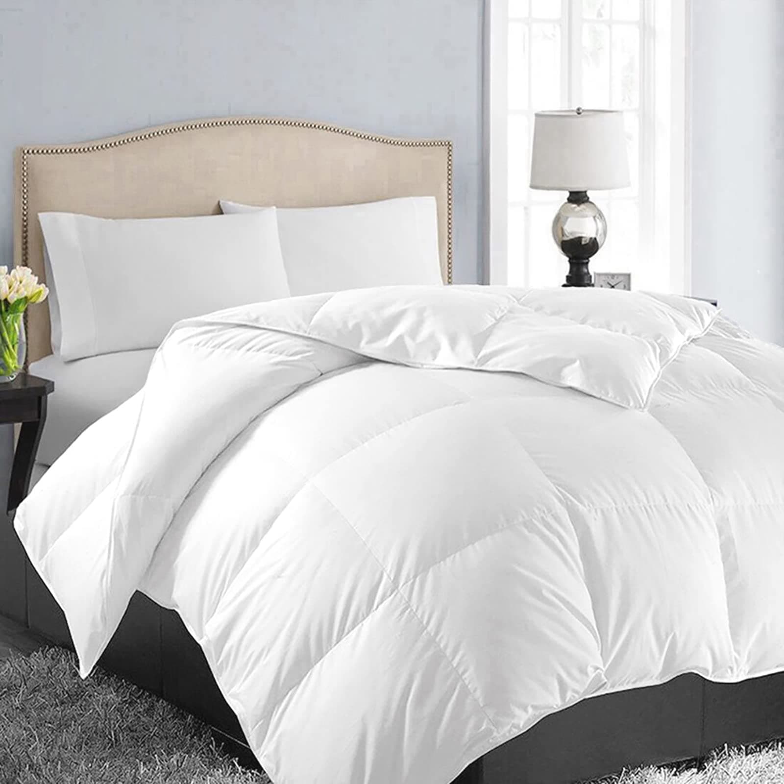 EASELAND Oversized Queen Down Alternative Comforter - Quilted Duvet Insert for All Seasons, Soft Lightweight with Corner Tabs, Summer Winter Warm Bedding, White 98×98 Inches