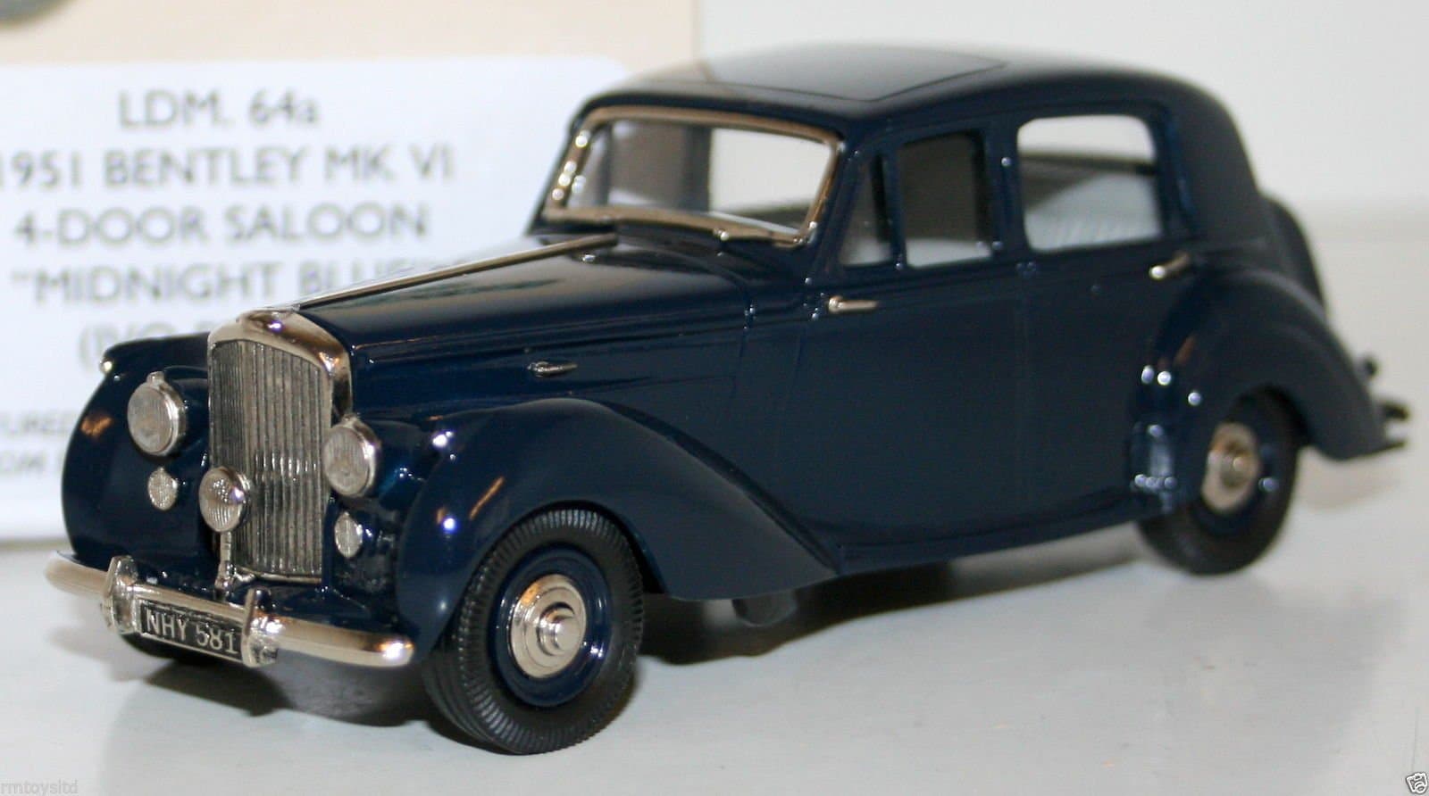Brooklin Models Bentley Mk VI `Ivo Peters` (1950) in Midnight Blue (1:43 scale) Diecast Model Car