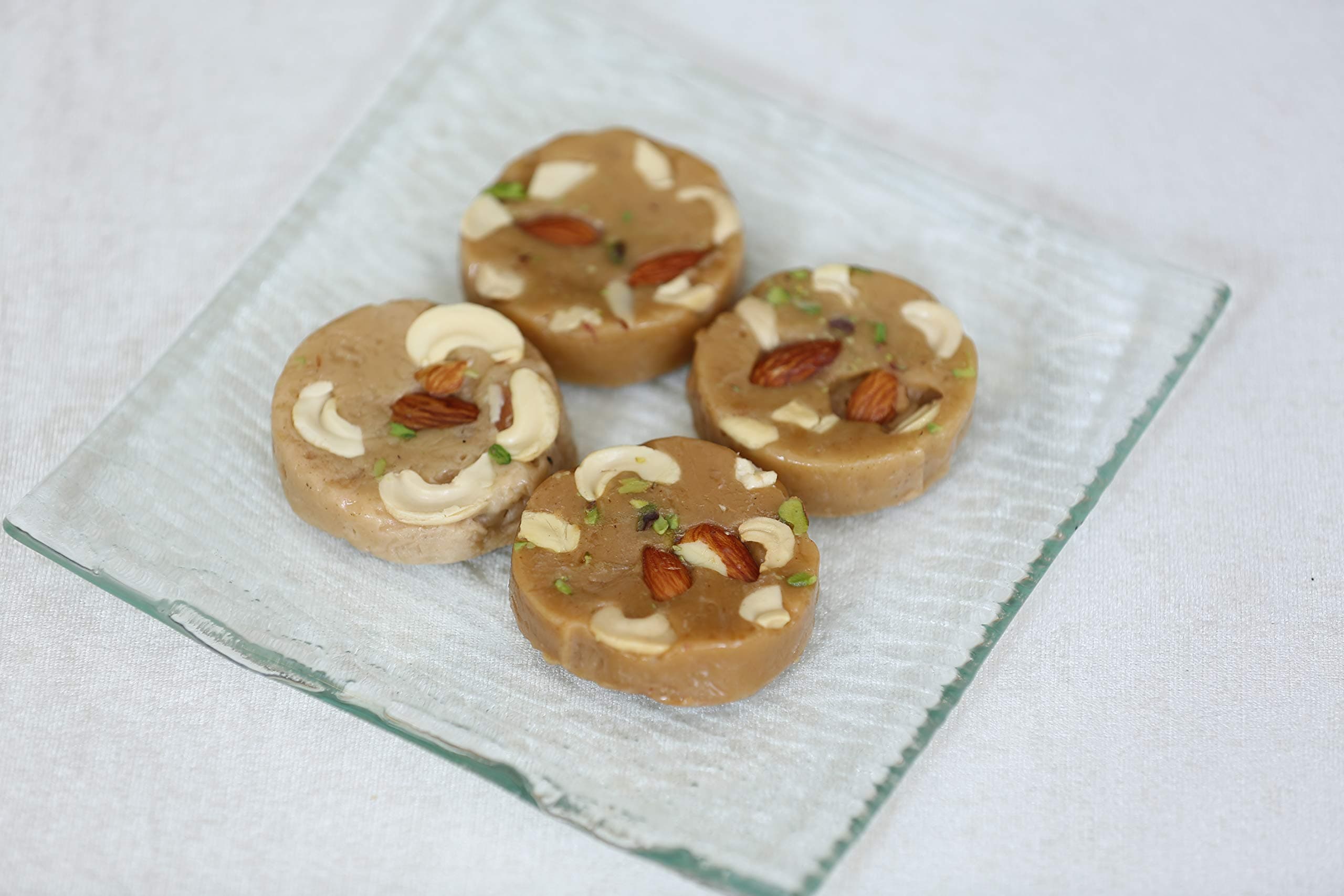 Giftsmate Nathu Sweets ISO Certified Soan Halwa Laddu Box (1 kg)